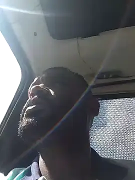 Snapshot of ListedLoin chatting on 10.08.25 ListedLoin online show from 10.08.25