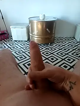 Snapshot of killminou chatting on 02.02.25 killminou online show from 02.02.25