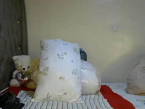 Snapshot of ebony_Catalia chatting on 10.23.25 ebony Catalia online show from 10.23.25