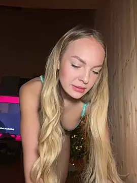 ChiaraVixen online show from 12.15.24