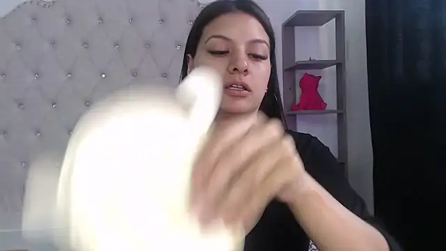 Abril Squirt online show from 04.24.26