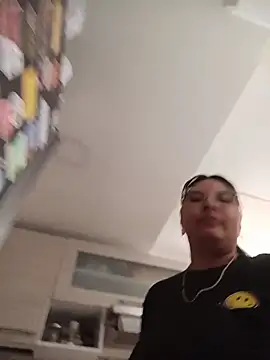 Snapshot of DyannaBloom chatting on 06.19.26 DyannaBloom online show from 06.19.26