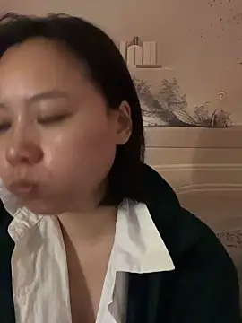 Snapshot of Eliza-E chatting on 02.05.26 Eliza-E online show from 02.05.26