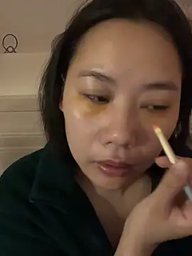 Snapshot of Eliza-E chatting on 02.06.26 Eliza-E online show from 02.06.26