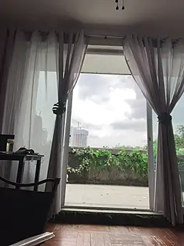 Eliza-E online show from 04.15.26