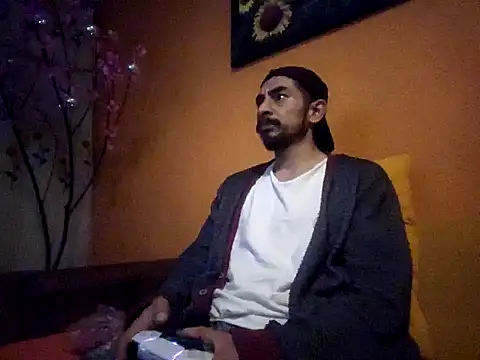 Snapshot of Angel_Coronel chatting on 12.12.24 Angel Coronel online show from 12.12.24