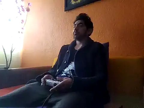 Snapshot of Angel_Coronel chatting on 01.11.25 Angel Coronel online show from 01.11.25