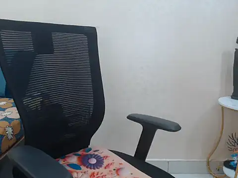 Snapshot of Inviting_Aanya chatting on 02.03.25 Inviting Aanya online show from 02.03.25