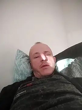 Snapshot of Singlepennis chatting on 03.19.25 Singlepennis online show from 03.19.25