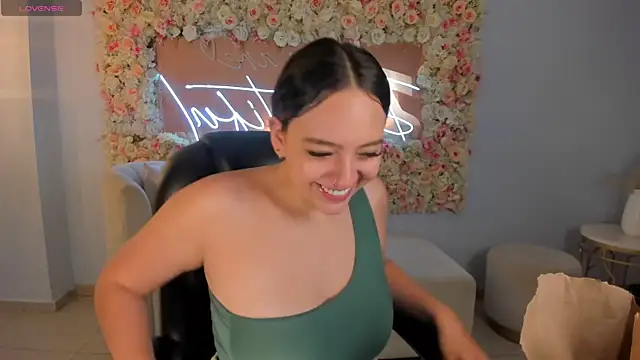 BellaRose X online show from 04.13.26