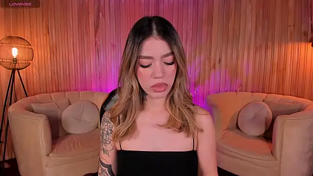 ViolettHansson online show from 09.19.25