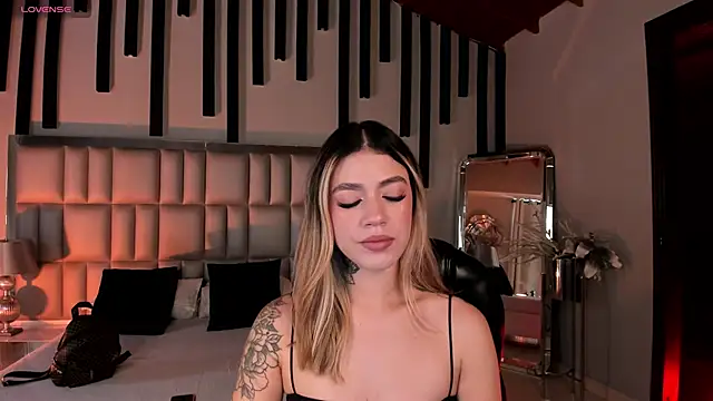 ViolettHansson online show from 02.18.26