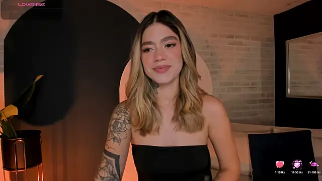 ViolettHansson online show from 04.10.26