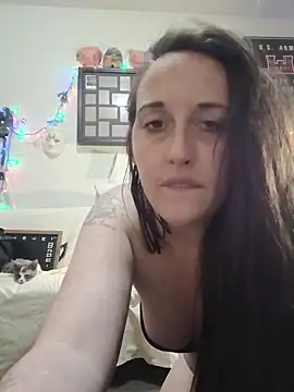 Snapshot of PhatAss_Kummmilla chatting on 10.26.25 PhatAss Kummmilla online show from 10.26.25