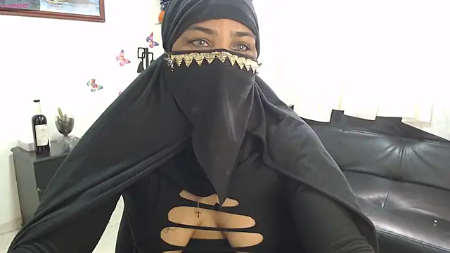 Snapshot of Aaliyah_brown chatting on 12.09.24 Aaliyah brown online show from 12.09.24