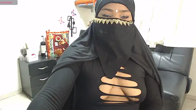 Snapshot of Aaliyah_brown chatting on 01.03.25 Aaliyah brown online show from 01.03.25