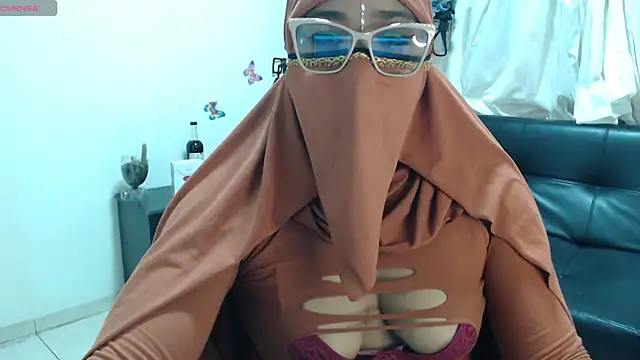 Snapshot of Aaliyah_brown chatting on 01.12.25 Aaliyah brown online show from 01.12.25