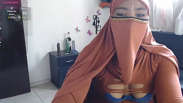 Snapshot of Aaliyah_brown chatting on 01.26.25 Aaliyah brown online show from 01.26.25