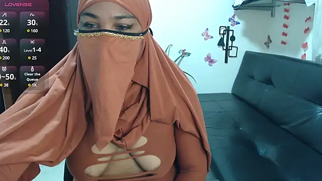 Snapshot of Aaliyah_brown chatting on 03.08.25 Aaliyah brown online show from 03.08.25