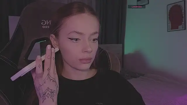  MayShy  online show from 09.20.25