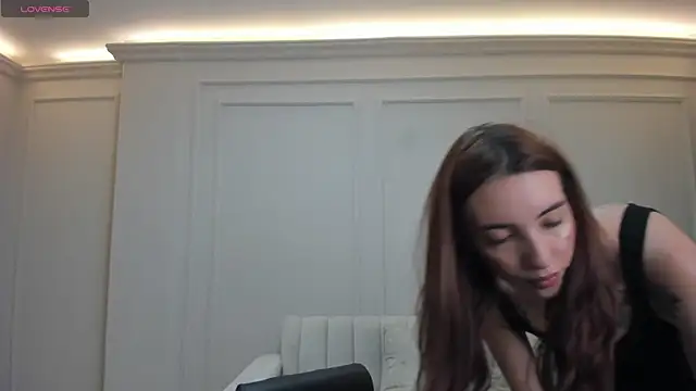 Snapshot of AnaisNin chatting on 03.18.26 AnaisNin online show from 03.18.26