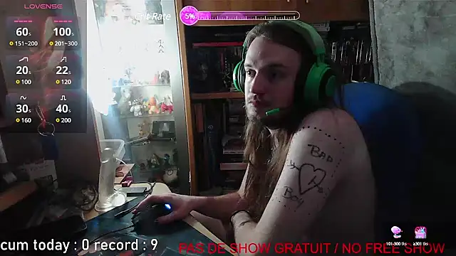 Snapshot of nicolasdumand21 chatting on 01.23.25 nicolasdumand21 online show from 01.23.25