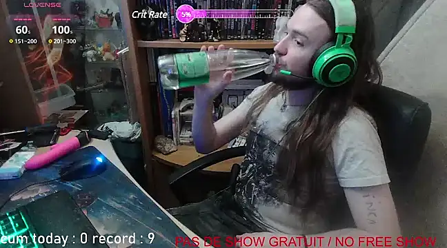 Snapshot of nicolasdumand21 chatting on 02.21.25 nicolasdumand21 online show from 02.21.25