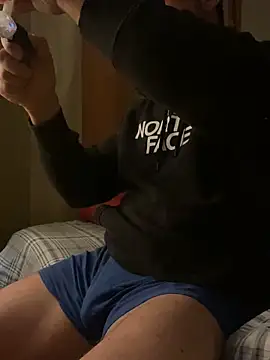 Snapshot of FumesClouds chatting on 12.23.24 FumesClouds online show from 12.23.24