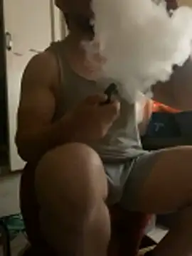 Snapshot of FumesClouds chatting on 11.03.25 FumesClouds online show from 11.03.25