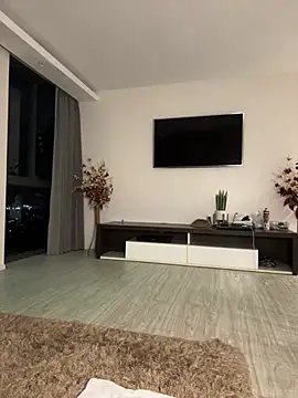 JuicyFruits93 online show from 02.26.25