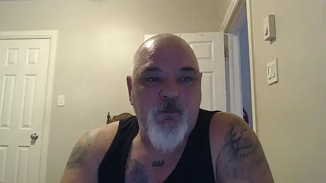 Snapshot of Newfiesausage1972 chatting on 02.16.25 Newfiesausage1972 online show from 02.16.25