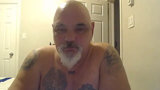 Snapshot of Newfiesausage1972 chatting on 03.16.25 Newfiesausage1972 online show from 03.16.25