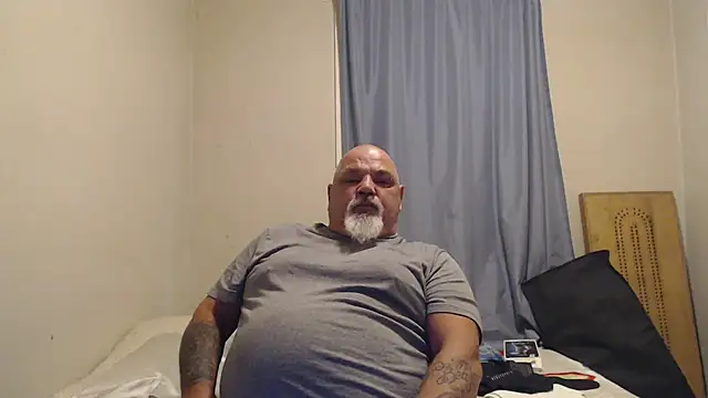 Snapshot of Newfiesausage1972 chatting on 09.10.25 Newfiesausage1972 online show from 09.10.25