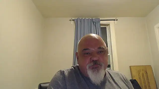 Snapshot of Newfiesausage1972 chatting on 09.15.25 Newfiesausage1972 online show from 09.15.25