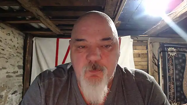 Newfiesausage1972 online show from 01.17.26