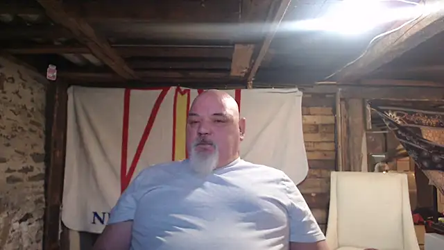 Newfiesausage1972 online show from 02.13.26