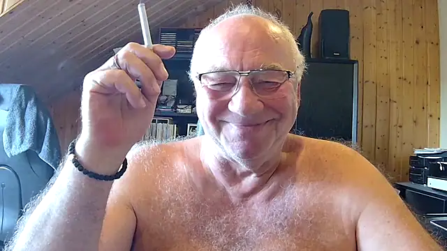 Snapshot of biggandybig chatting on 05.04.26 biggandybig online show from 05.04.26