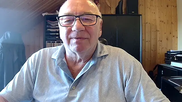 Snapshot of biggandybig chatting on 05.26.26 biggandybig online show from 05.26.26