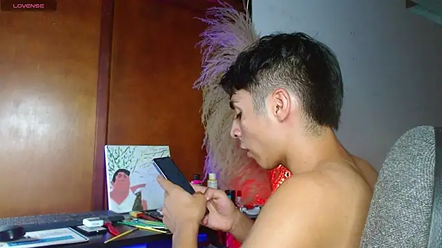 Snapshot of justin_alexxx chatting on 02.04.25 justin alexxx online show from 02.04.25