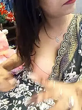 Snapshot of Divya_girl chatting on 02.11.26 Divya girl online show from 02.11.26