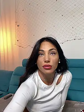 Snapshot of NadiaSmith chatting on 11.04.25 NadiaSmith online show from 11.04.25