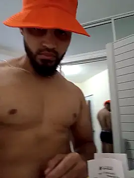 Snapshot of luismanuel_1998 chatting on 11.09.25 luismanuel 1998 online show from 11.09.25