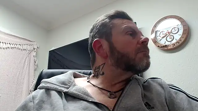 Snapshot of toptugger chatting on 01.24.25 toptugger online show from 01.24.25