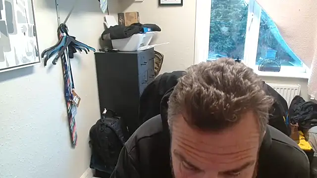 Snapshot of toptugger chatting on 11.19.25 toptugger online show from 11.19.25