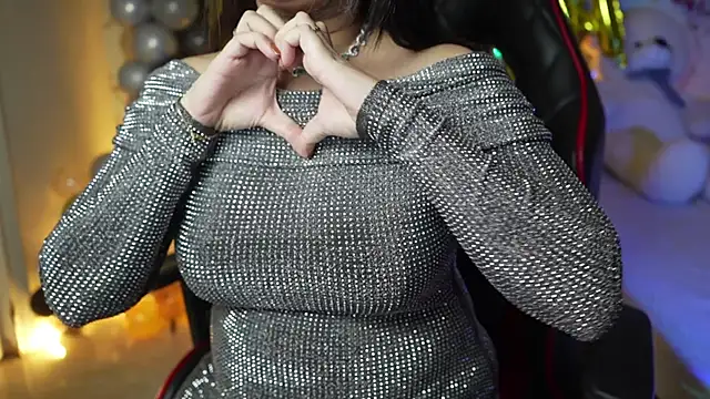 Snapshot of only_aleesha chatting on 12.04.24 only aleesha online show from 12.04.24