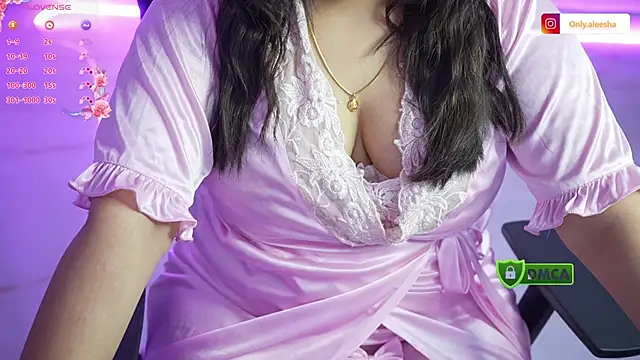 Snapshot of only_aleesha chatting on 11.01.25 only aleesha online show from 11.01.25