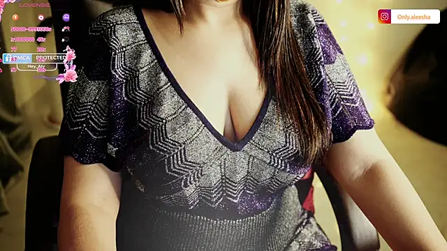 Snapshot of only_aleesha chatting on 02.22.26 only aleesha online show from 02.22.26