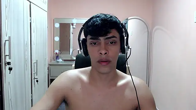 Snapshot of TenderBoyBigCock_ chatting on 11.12.25 TenderBoyBigCock online show from 11.12.25