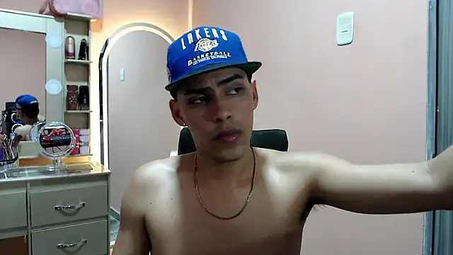 Snapshot of TenderBoyBigCock_ chatting on 11.26.25 TenderBoyBigCock online show from 11.26.25