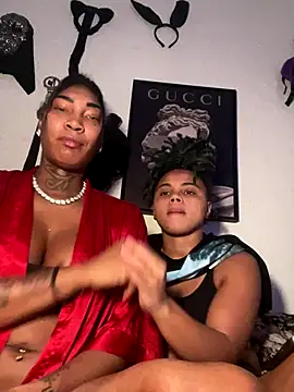 CUMQUEEN-XXX69 online show from 12.22.25